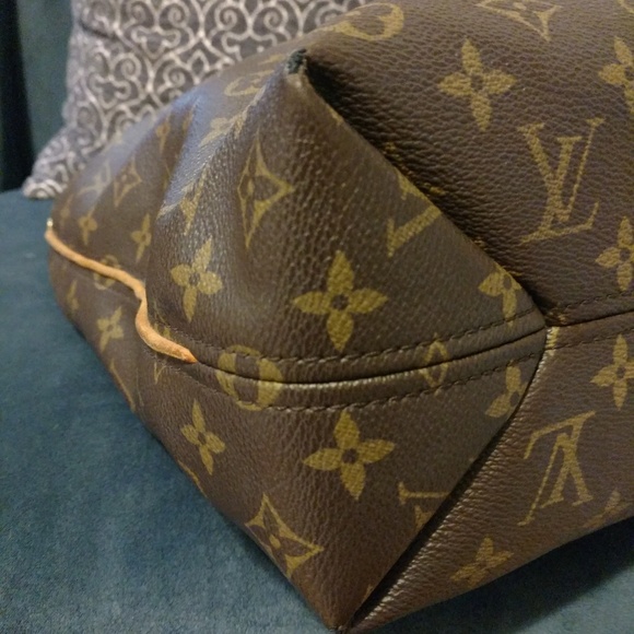 Auth. Louis Vuitton Sully - Picture 4 of 8